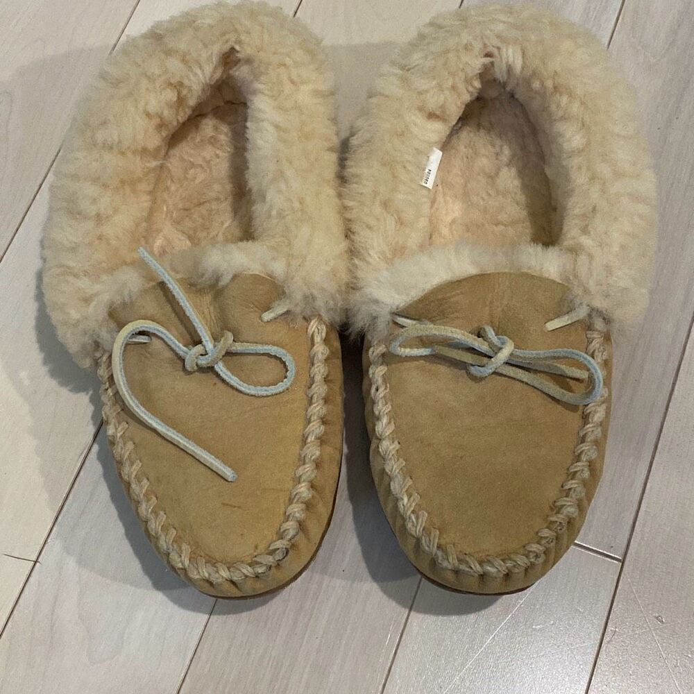 L.L.Bean Women's Wicked Good Camp Moccasins Tan Size 9M